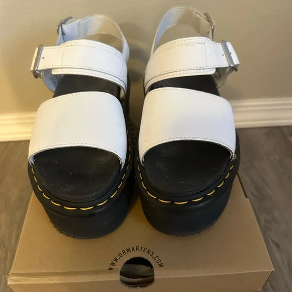 💥 Dr. Marten’s Voss Quad sandals 💥 - Picture 2 of 7